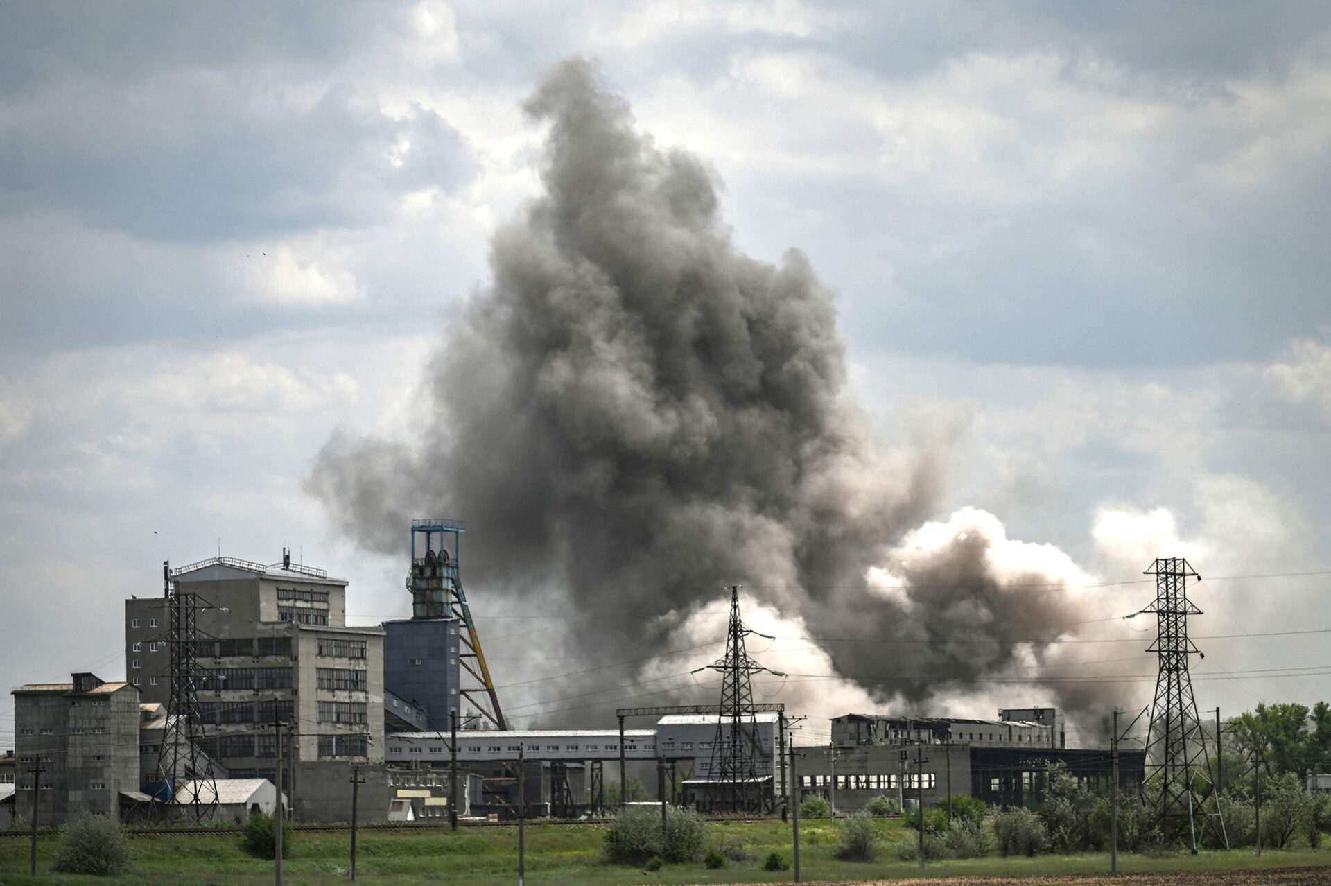 Strike at a factory in the city of Soledar at the eastern Ukranian region of Donbas on May 24.