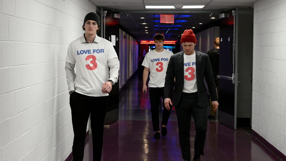Buffalo Sabres show support for Bills’ Damar Hamlin with custom t-shirts before game vs. Capitals